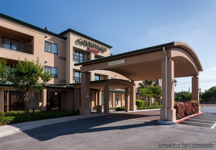 Courtyard By Marriott Hotel